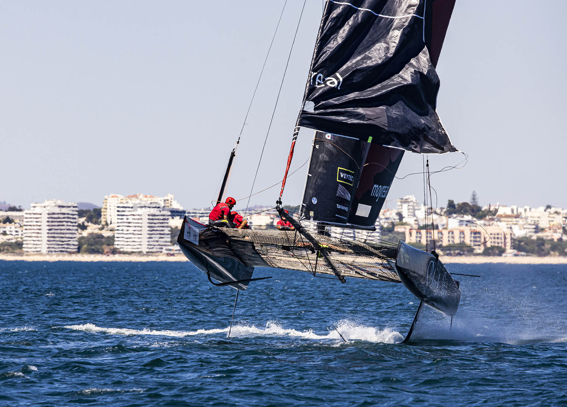 Sailing a foiling catamaran always pushes the limits. Not only for the crew members, but also for the material.