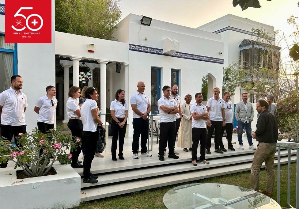 Black Star Sailing zu Gast in der schweizerischen Botschaft in Oman. Was mit einer offiziellen Begrüssung begann ...